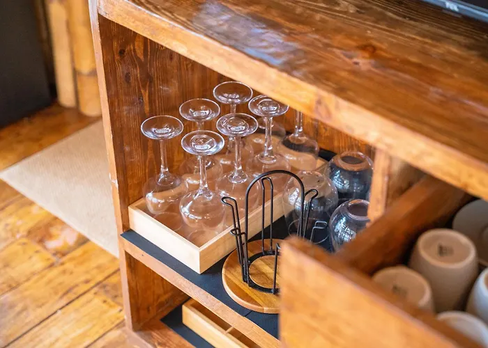 Treehouse De Valentine Lodge *