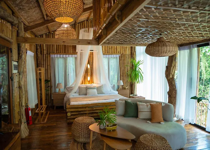 Treehouse De Valentine Lodge
