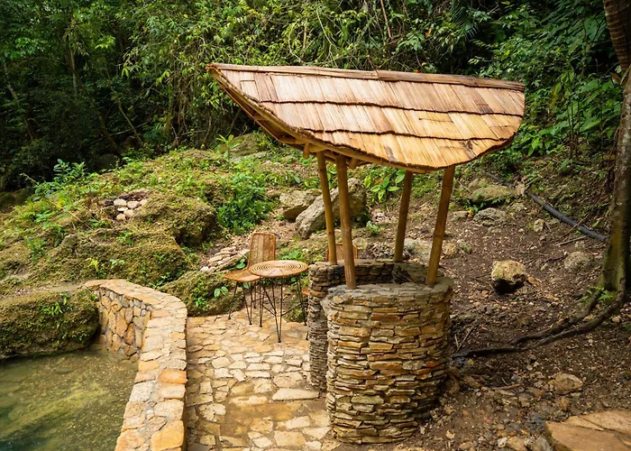 Treehouse De Valentine Lodge