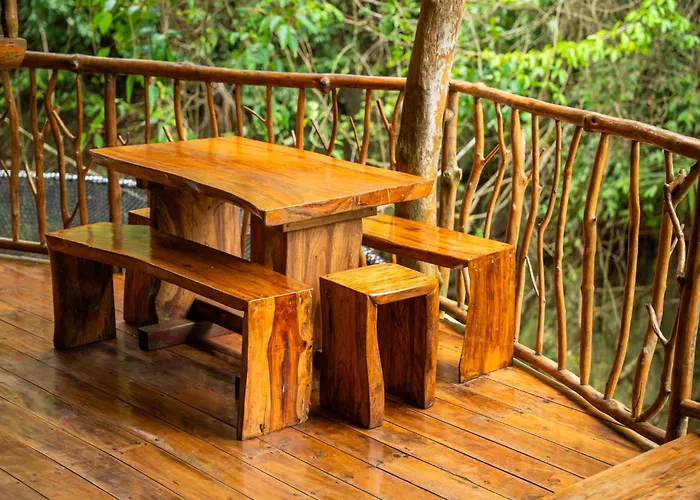 Treehouse De Valentine Lodge