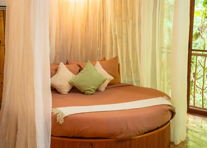 Treehouse De Valentine Lodge Balamban