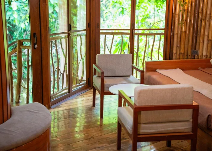 Lodge Treehouse De Valentine