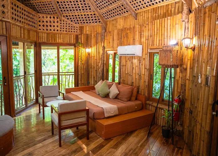 Treehouse De Valentine *