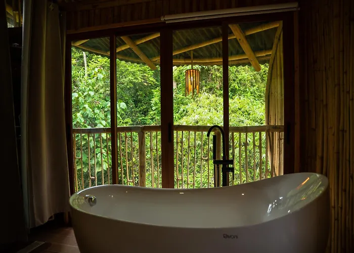 Treehouse De Valentine *