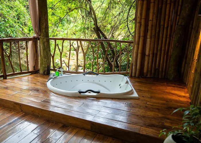 Treehouse De Valentine Lodge Balamban