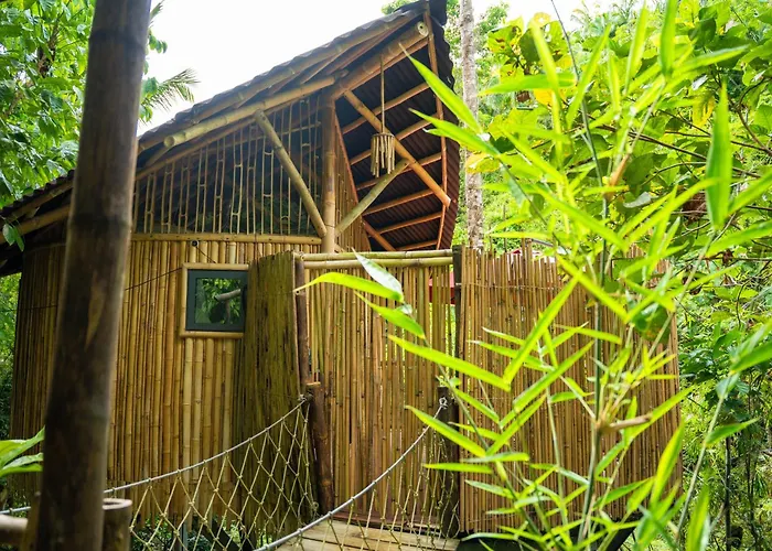 Treehouse De Valentine * Balamban